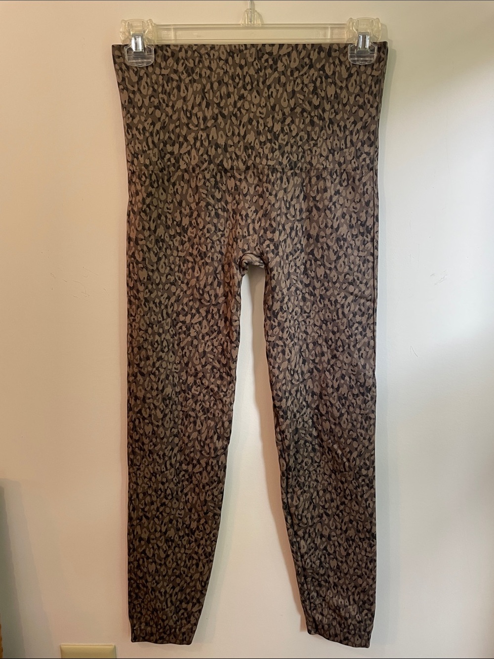 SPANX Look at Me Now Seamless Leopard Print Leggings in Brown Size L